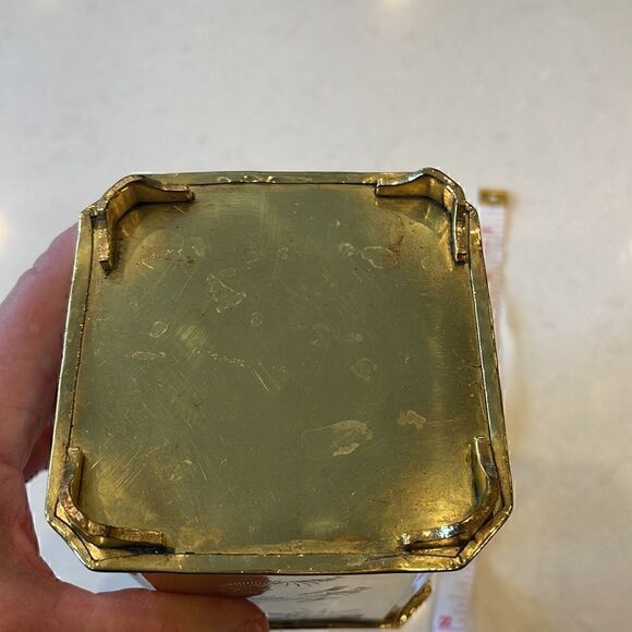 Tea brass vintage container, nice etching on all 4 sides lid fits well. - Picture 6 of 8